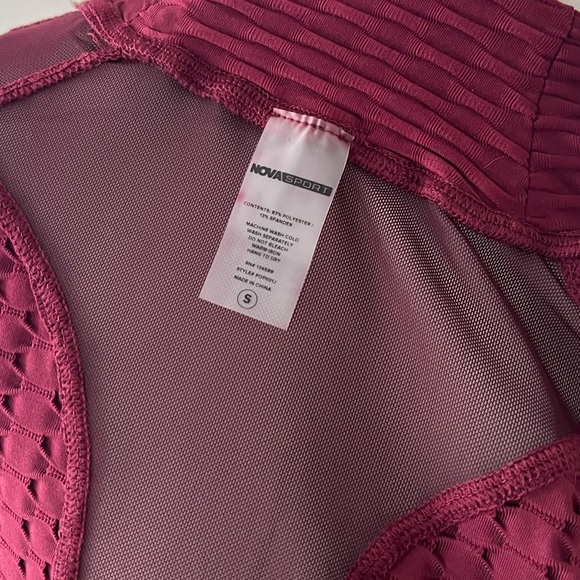 NWOT | Fashion Nova | Textured Crop Active Jacket | Small | Burgundy - Picture 12 of 12
